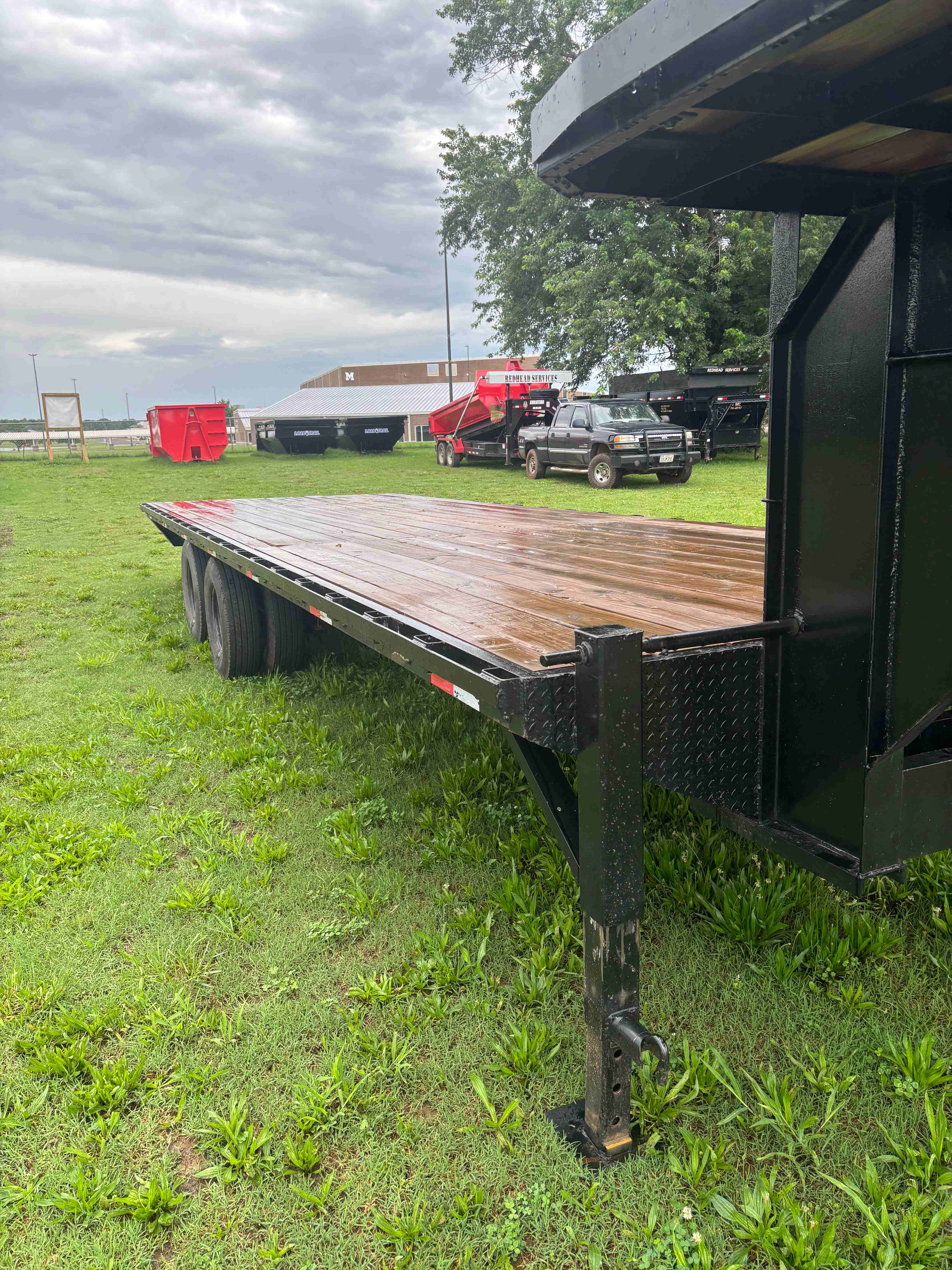 26ft gooseneck trailer with flatbed deck - heavy equipment rental Monett MO